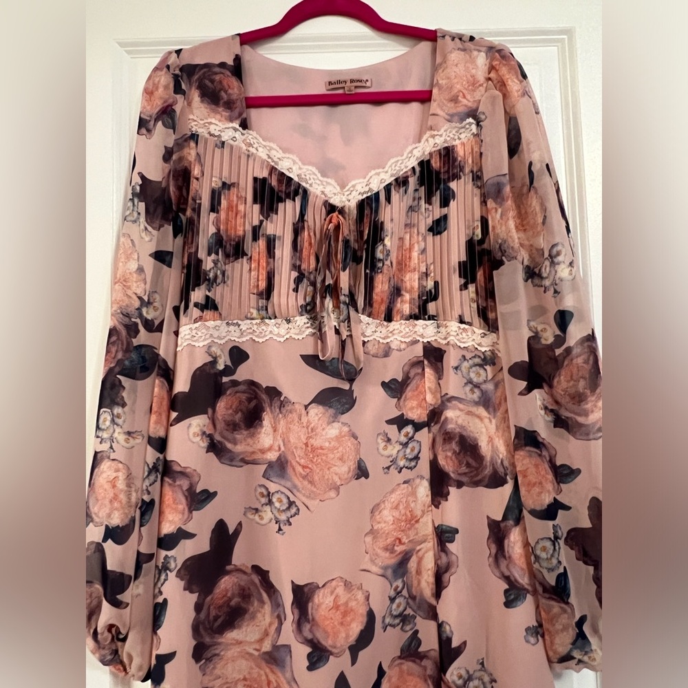 Piper & Scoot Vienna Floral Patterned Dress in Rose, size Large - Picture 4 of 5